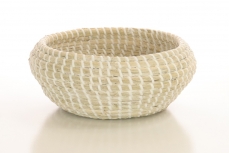 WHITEWASHED RND SEAGRASS BASKET 11.5H 22T 16B 25WP